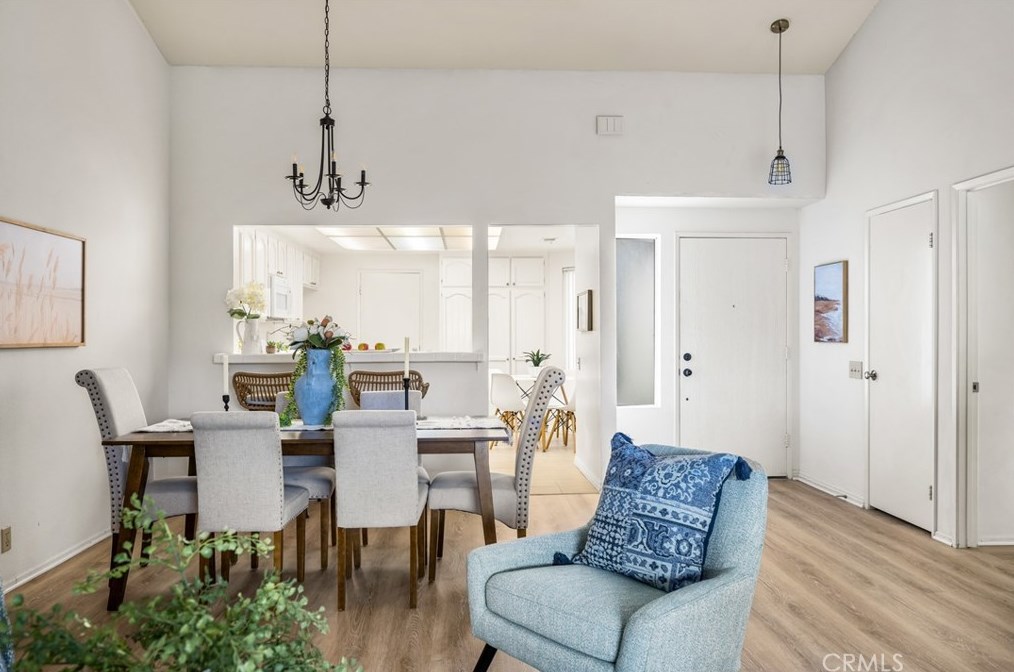 2044 Wellington Ave, Santa Ana CA 92701-3182 exterior