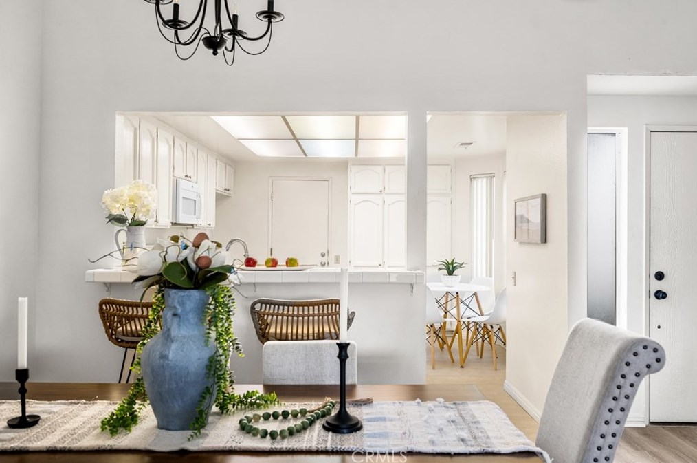 2044 Wellington Ave, Santa Ana CA 92701-3182 exterior