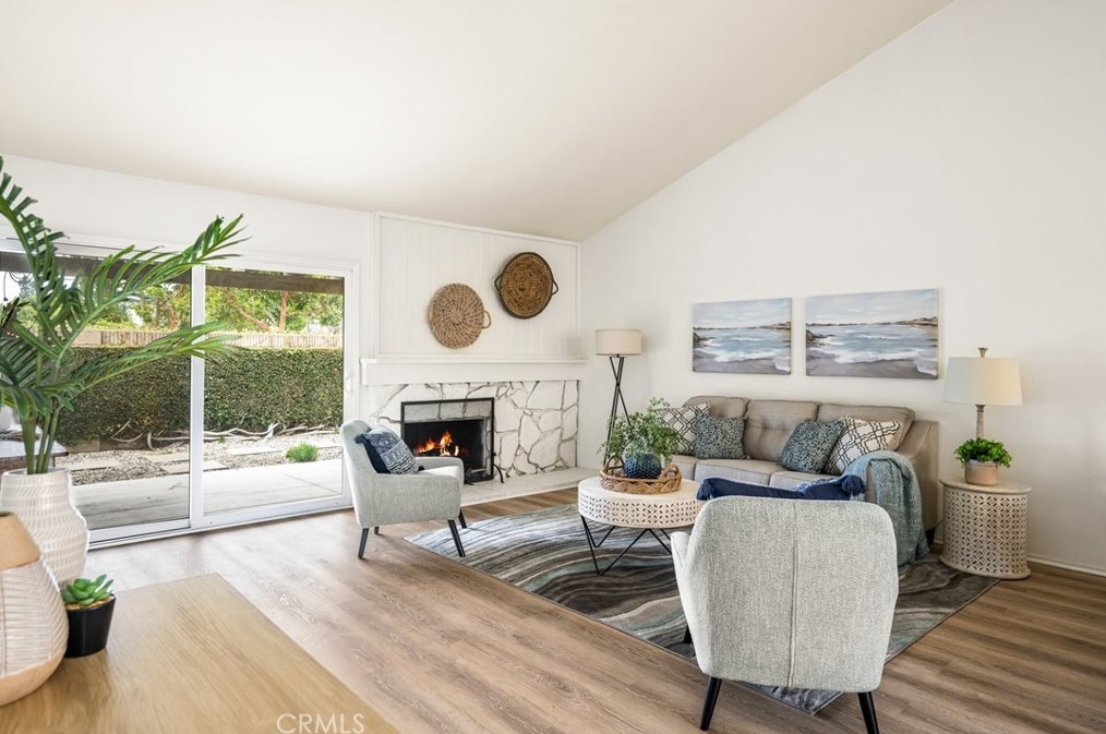 2044 Wellington Ave, Santa Ana CA 92701-3182 exterior