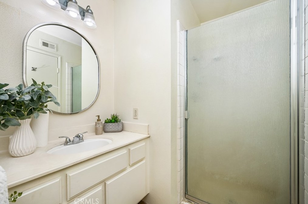 2044 Wellington Ave, Santa Ana CA 92701-3182 exterior