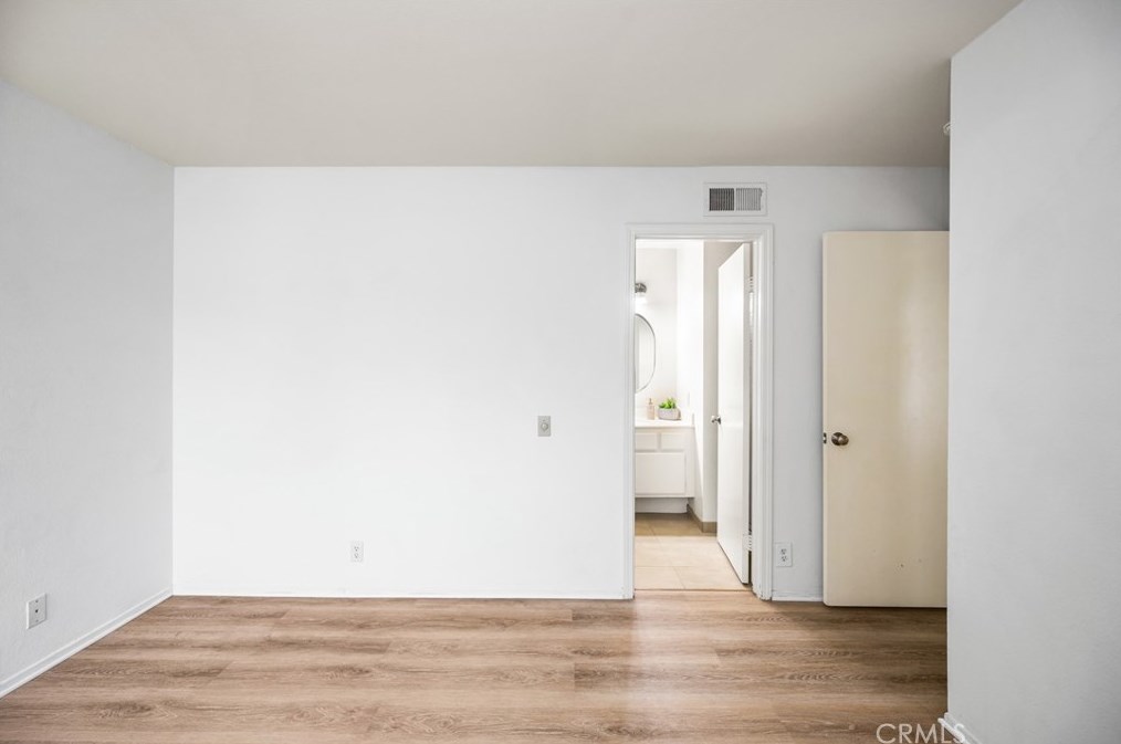 2044 Wellington Ave, Santa Ana CA 92701-3182 exterior