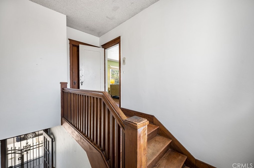 218 9th St, Long Beach CA  90813-4214 exterior