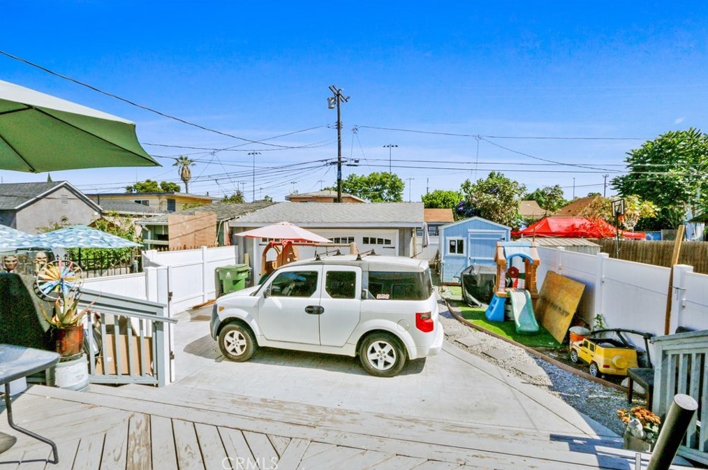403 43rd St, Los Angeles CA  90011-3009 exterior