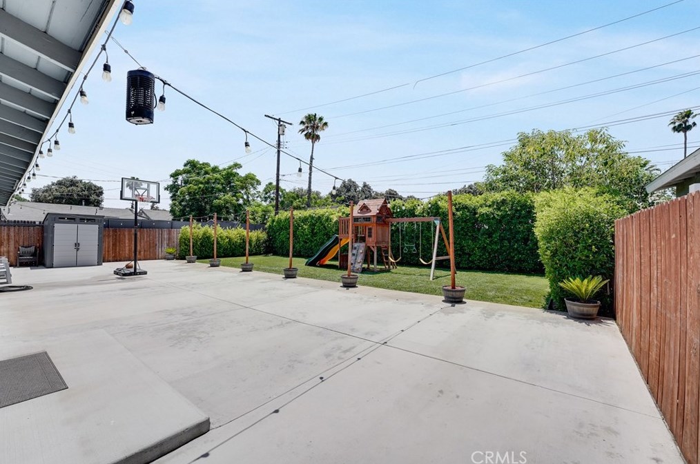 5734 Mountain View Ave, Riverside CA  92504-1500 exterior