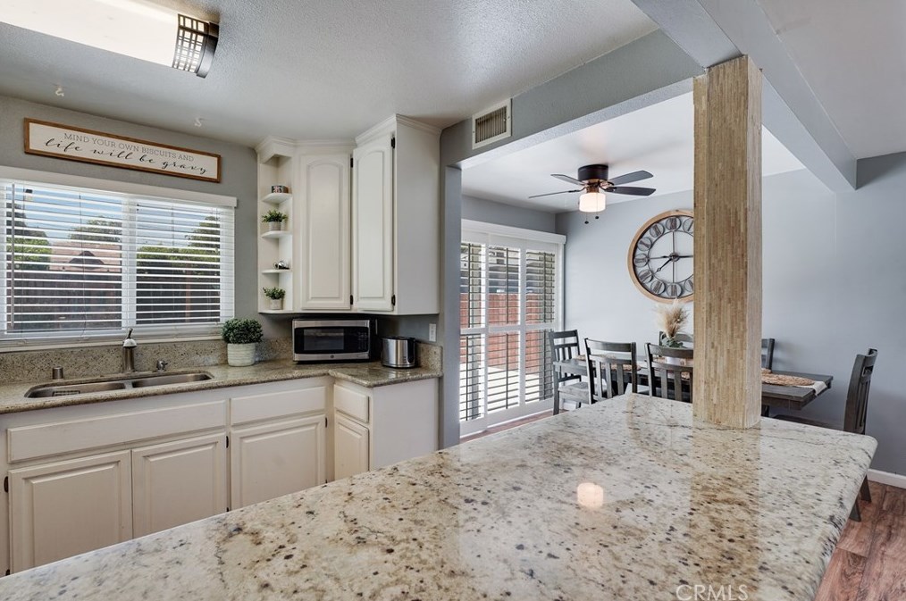 5734 Mountain View Ave, Riverside CA  92504-1500 exterior