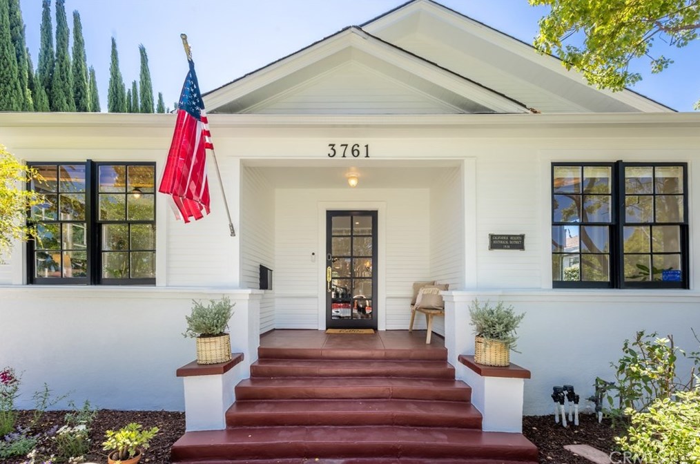 3761 Lime Ave, Long Beach CA  90807-4137 exterior