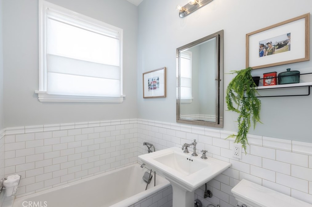 3761 Lime Ave, Long Beach CA  90807-4137 exterior