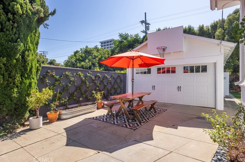 3761 Lime Ave, Long Beach CA  90807-4137 exterior