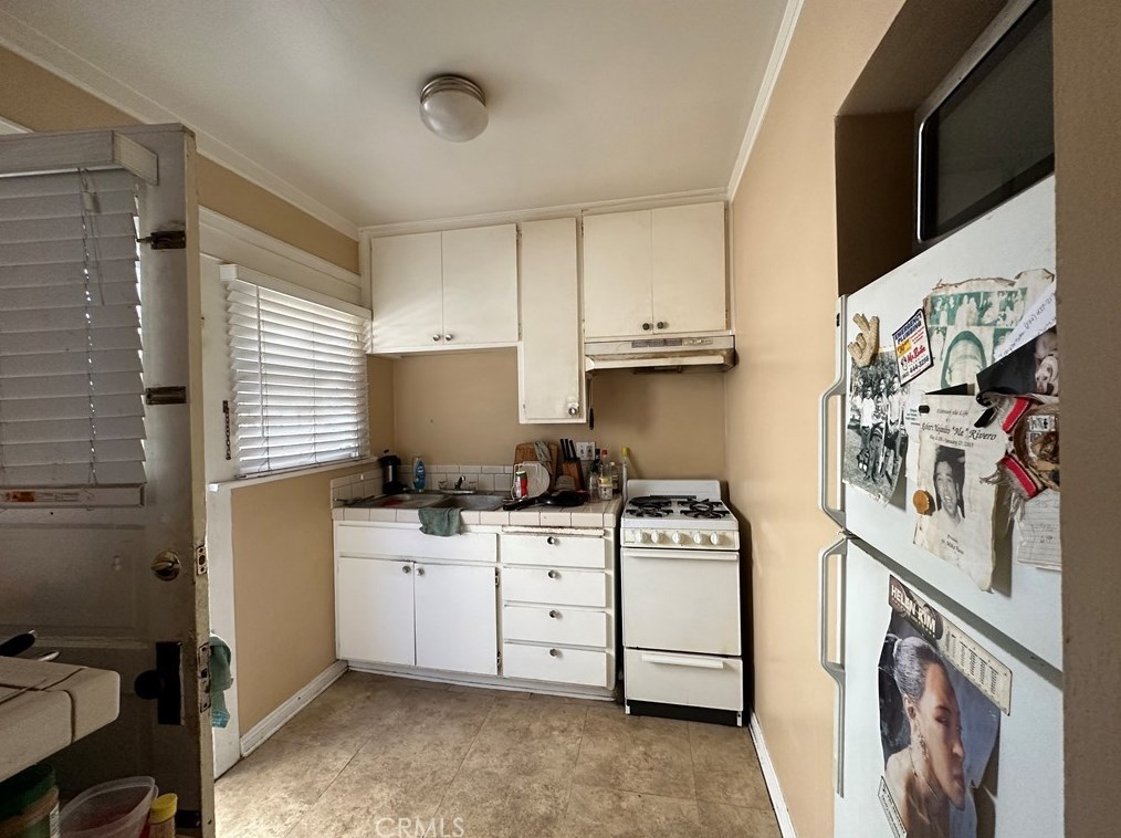 2225 2nd St, Long Beach CA  90803-5178 exterior