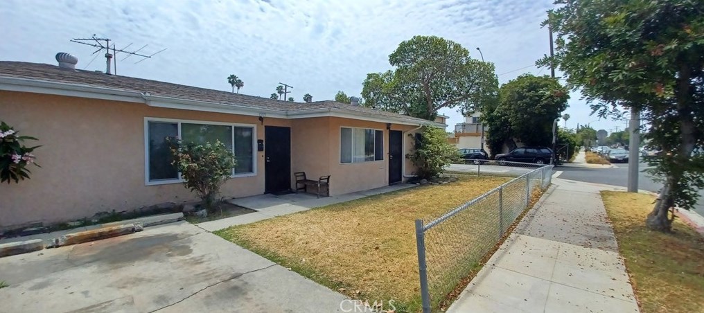 1011 21st St, Long Beach CA  90806-5020 exterior
