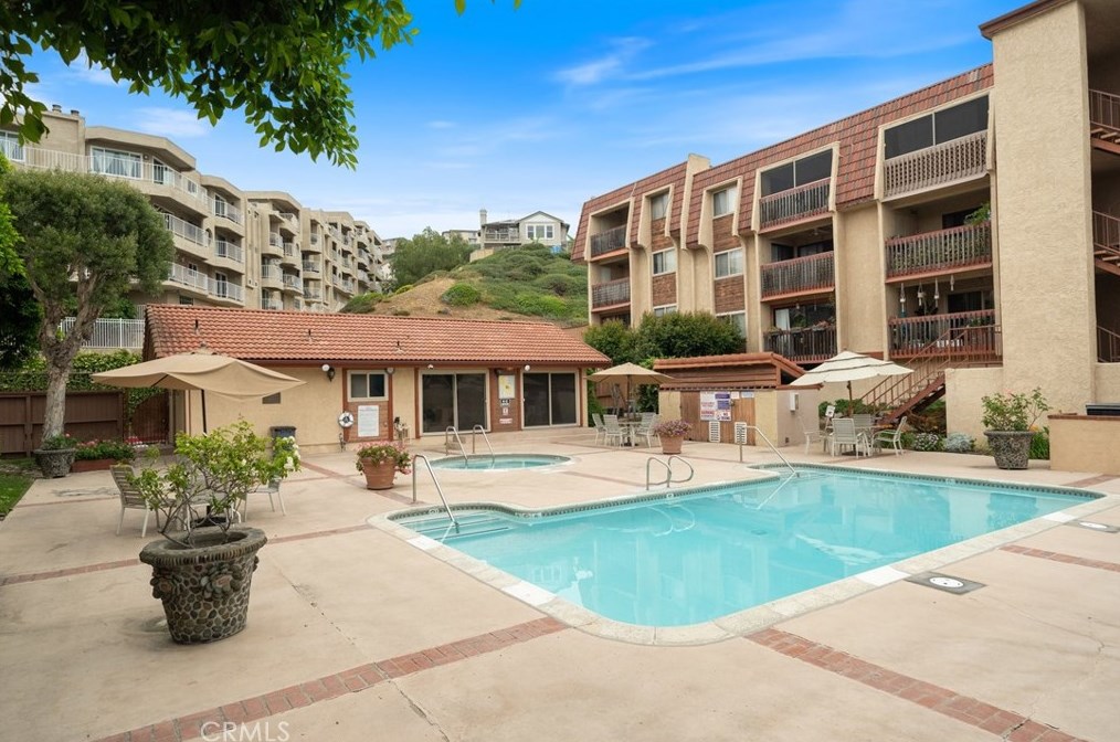 2001 21st St, Long Beach CA  90755-5952 exterior