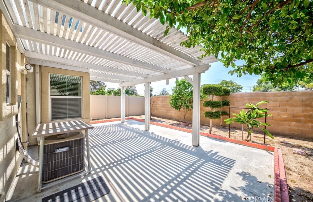 3286 Orange Ave, Anaheim CA  92804-3001 exterior