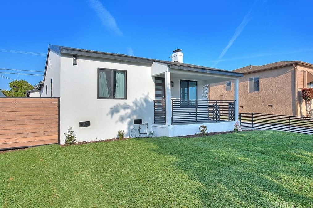9236 Hobart Blvd, Los Angeles CA  90047-3820 exterior