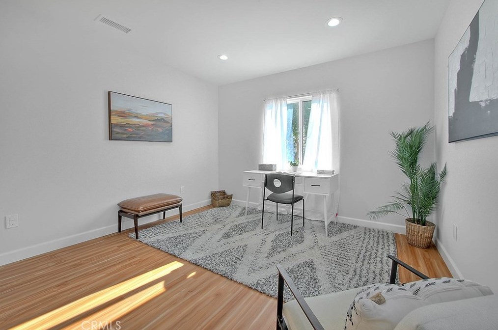 9236 Hobart Blvd, Los Angeles CA  90047-3820 exterior
