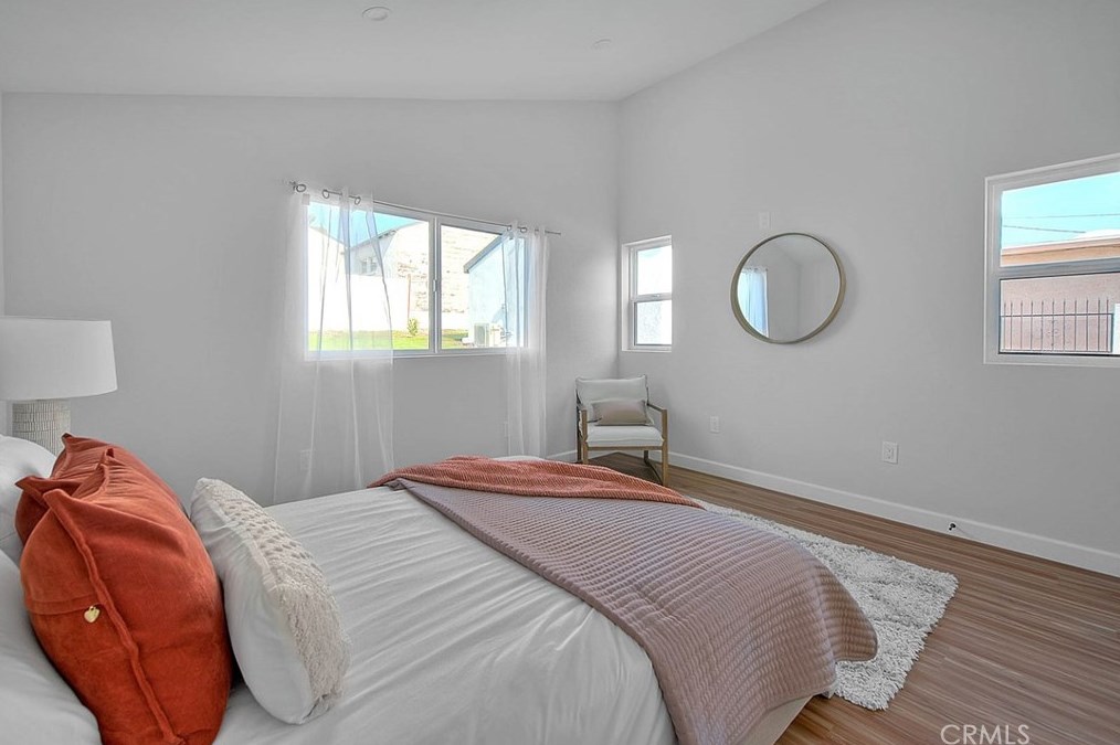 9236 Hobart Blvd, Los Angeles CA  90047-3820 exterior