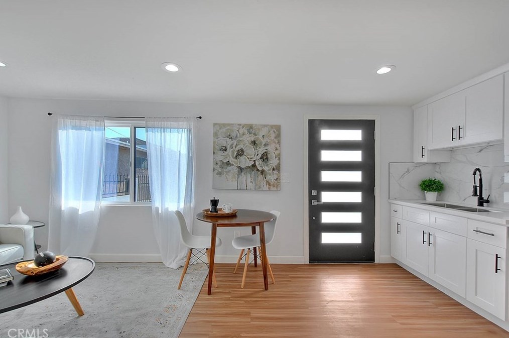 9236 Hobart Blvd, Los Angeles CA  90047-3820 exterior