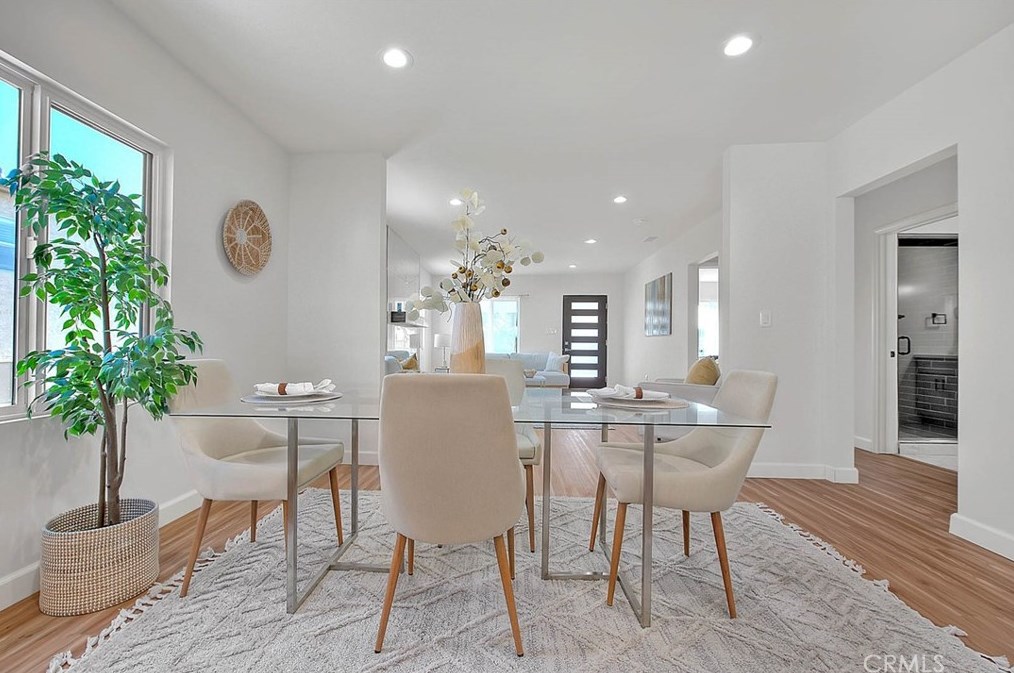 9236 Hobart Blvd, Los Angeles CA  90047-3820 exterior