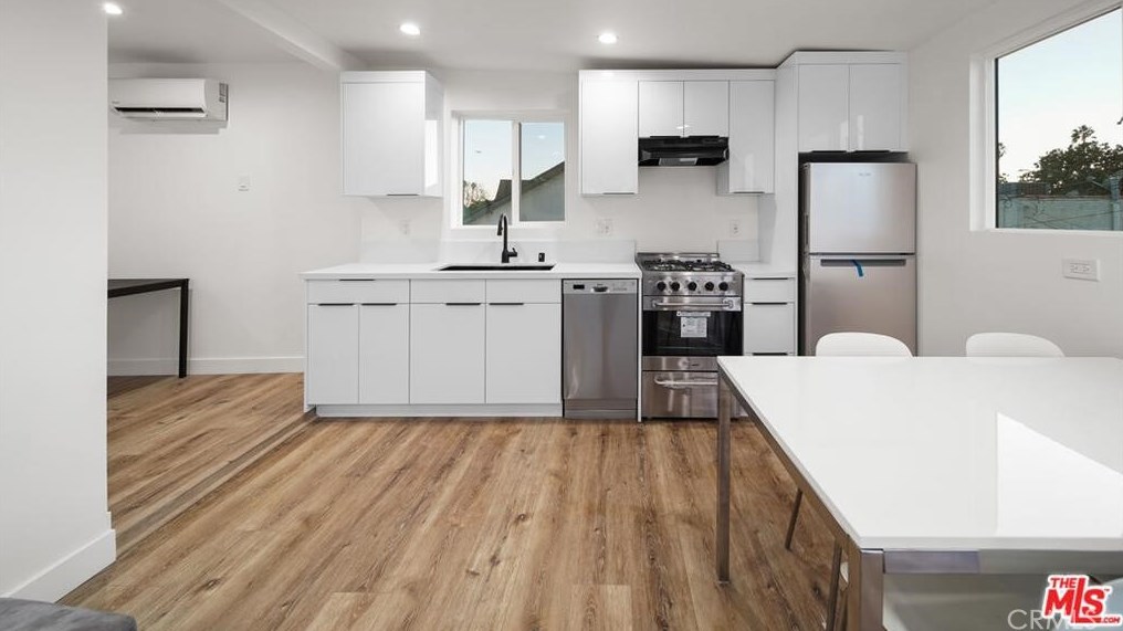 9236 Hobart Blvd, Los Angeles CA  90047-3820 exterior