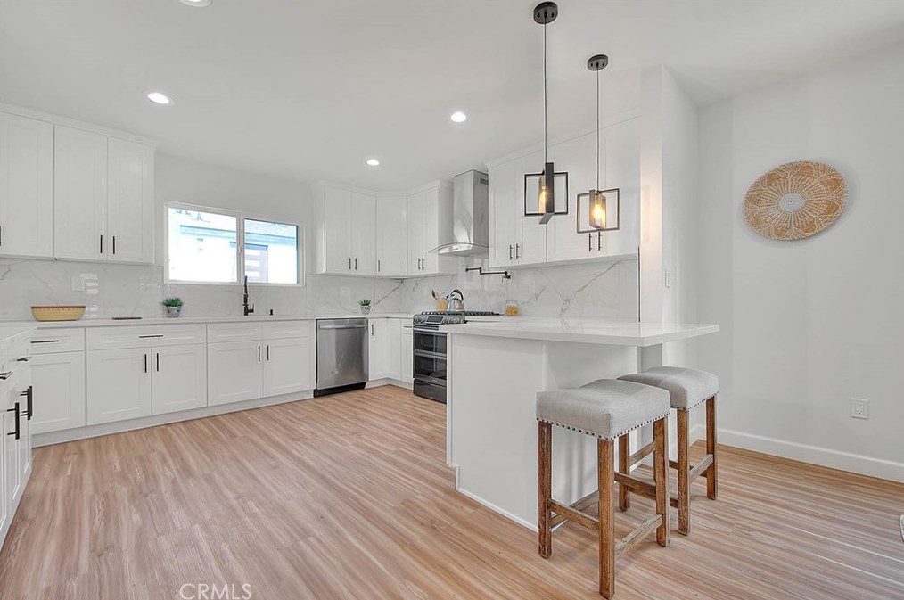 9236 Hobart Blvd, Los Angeles CA  90047-3820 exterior