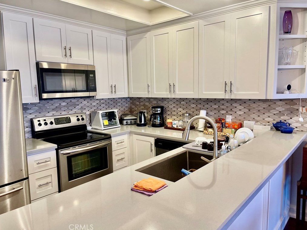 8324 Marina Pacifica Dr, Long Beach CA  90803-7005 exterior