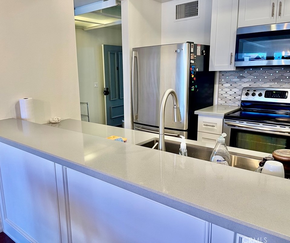 8324 Marina Pacifica Dr, Long Beach CA  90803-7005 exterior