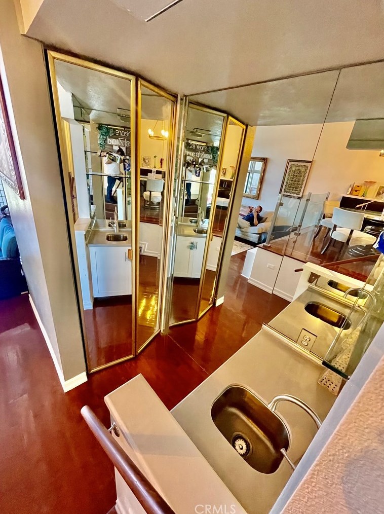 8324 Marina Pacifica Dr, Long Beach CA  90803-7005 exterior