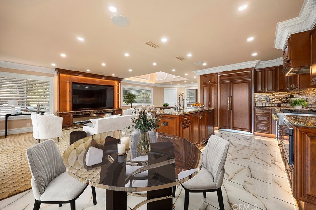 7351 Singingwood Dr, Anaheim CA 92808-1701 exterior