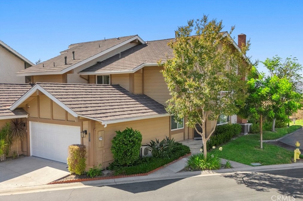 7351 Singingwood Dr, Anaheim CA 92808-1701 exterior