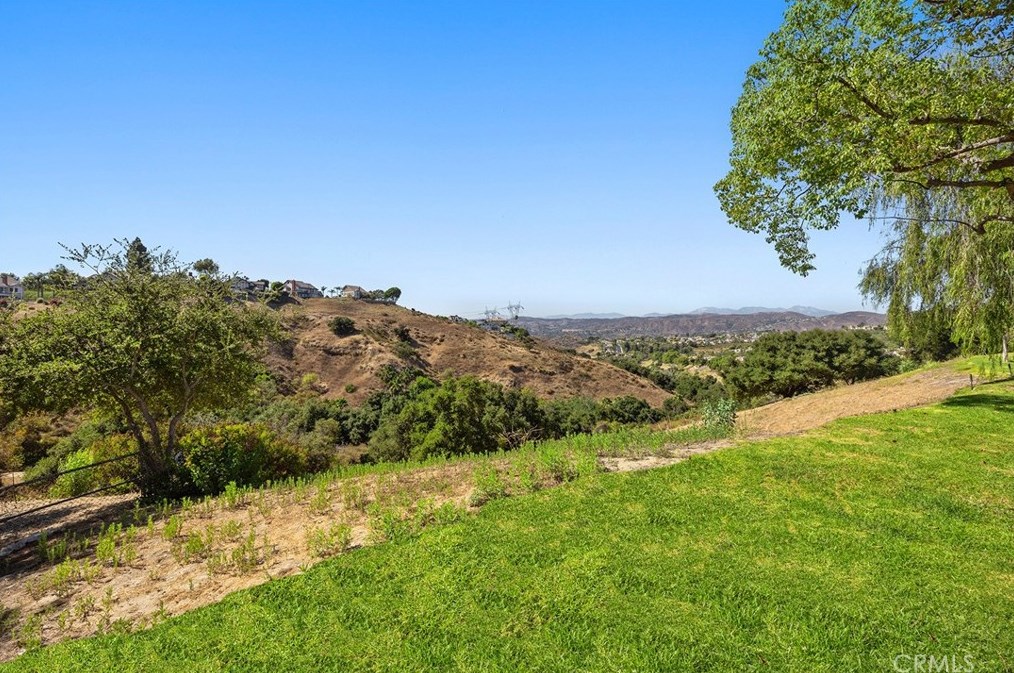 7351 Singingwood Dr, Anaheim CA 92808-1701 exterior