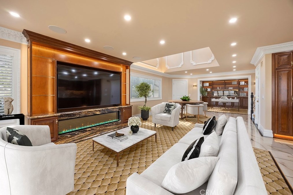 7351 Singingwood Dr, Anaheim CA 92808-1701 exterior