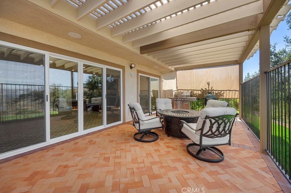 7351 Singingwood Dr, Anaheim CA 92808-1701 exterior