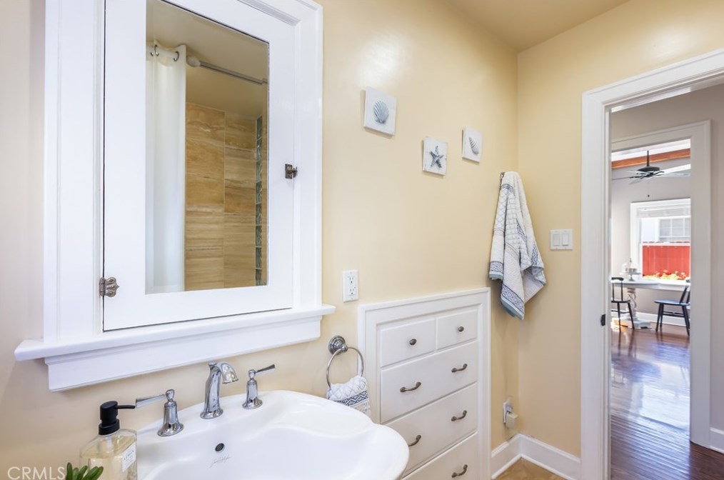 3615 Lime Ave, Long Beach CA  90807-4143 exterior