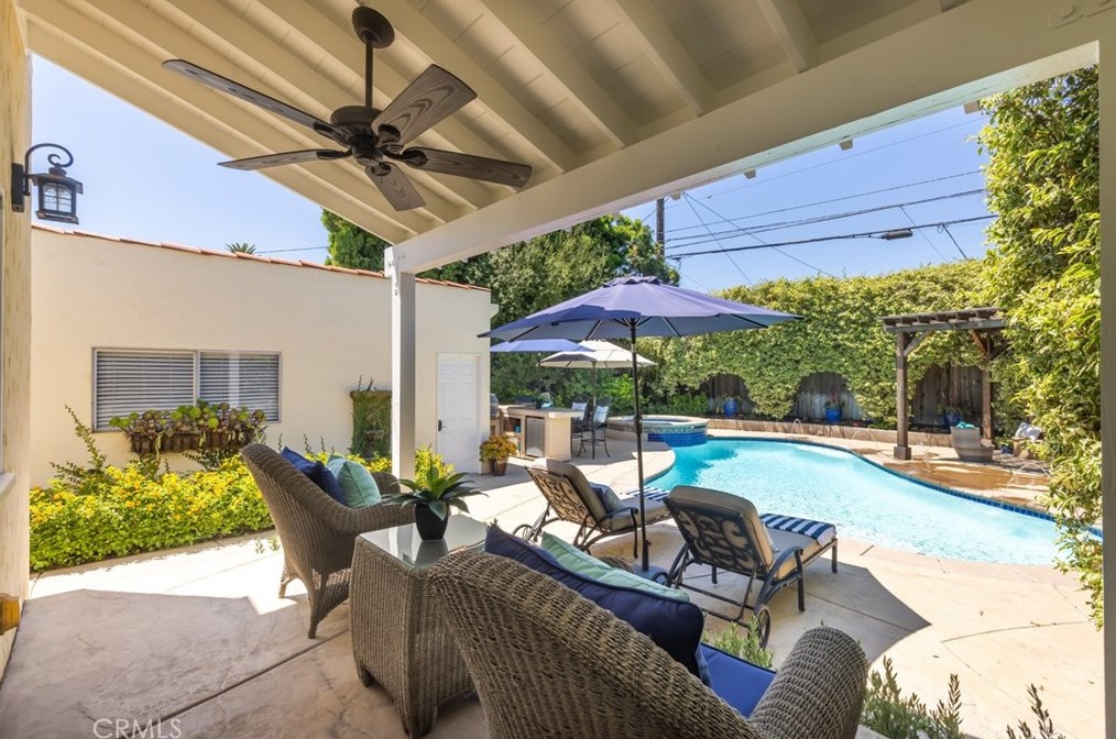 3615 Lime Ave, Long Beach CA  90807-4143 exterior