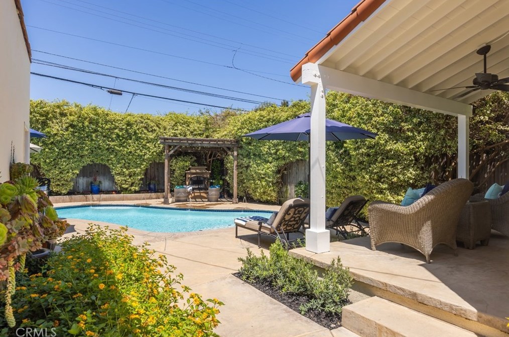 3615 Lime Ave, Long Beach CA  90807-4143 exterior