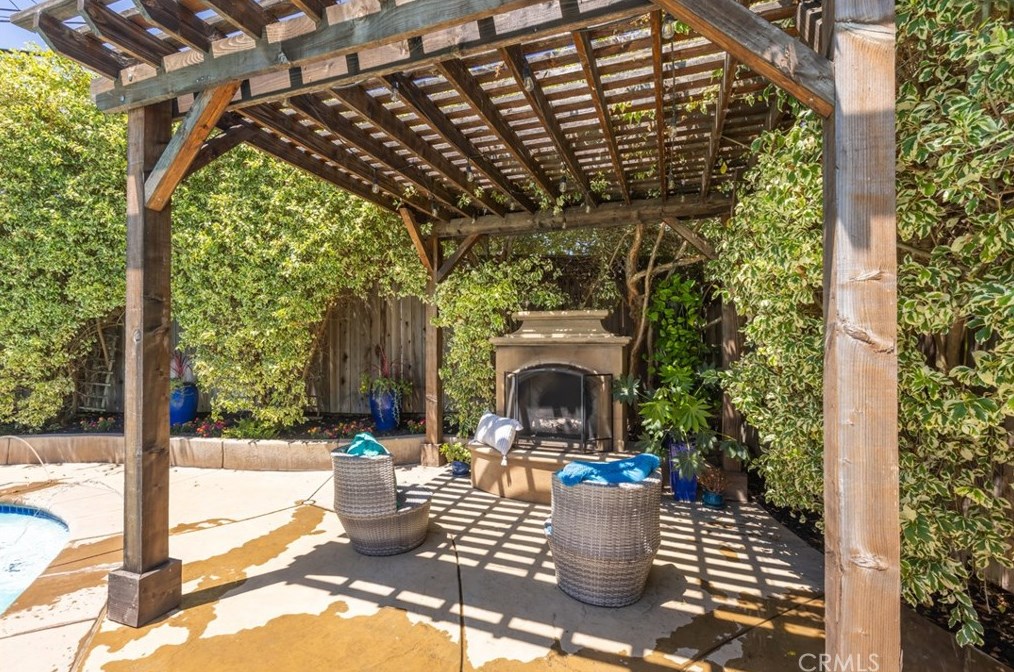 3615 Lime Ave, Long Beach CA  90807-4143 exterior