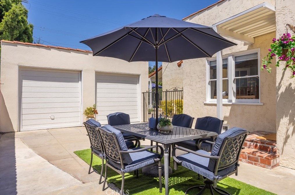 3615 Lime Ave, Long Beach CA  90807-4143 exterior