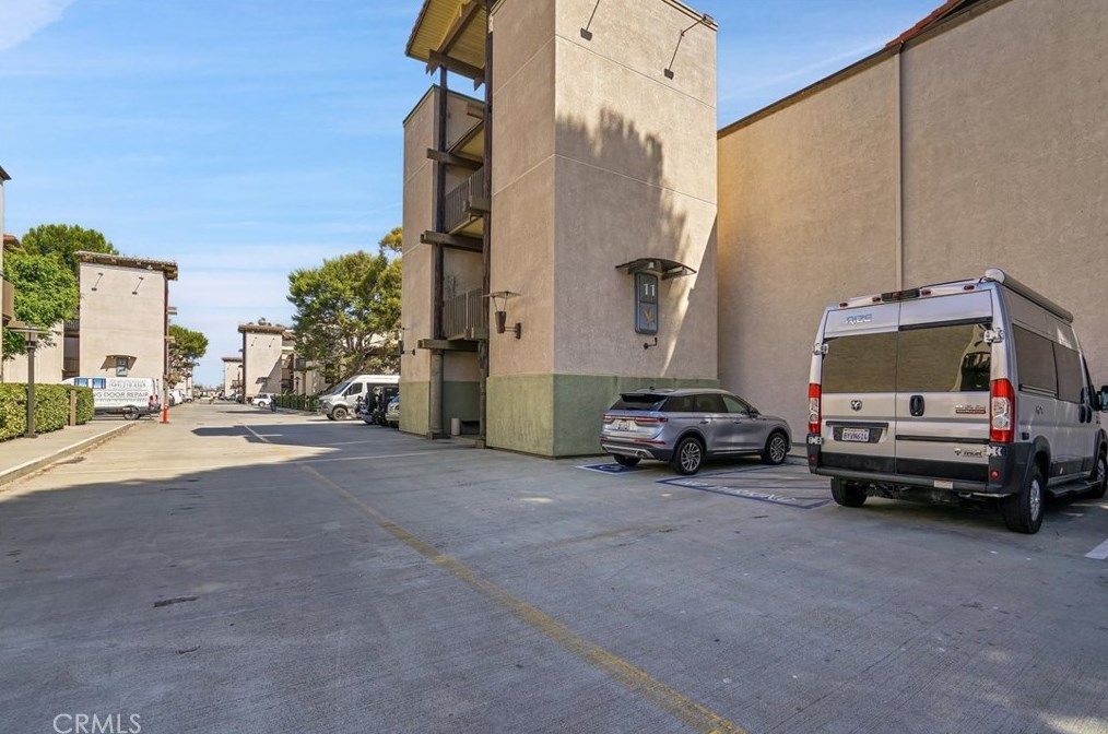 7235 Marina Pacifica Dr, Long Beach CA 90803-3899 exterior