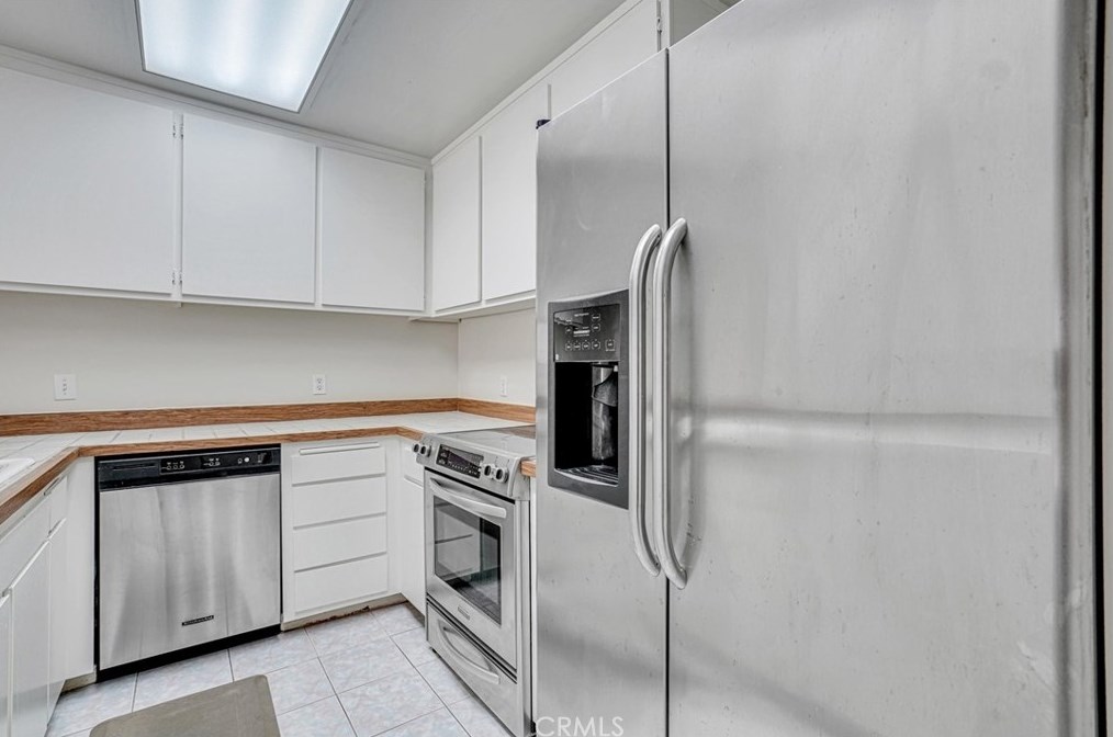 7235 Marina Pacifica Dr, Long Beach CA 90803-3899 exterior