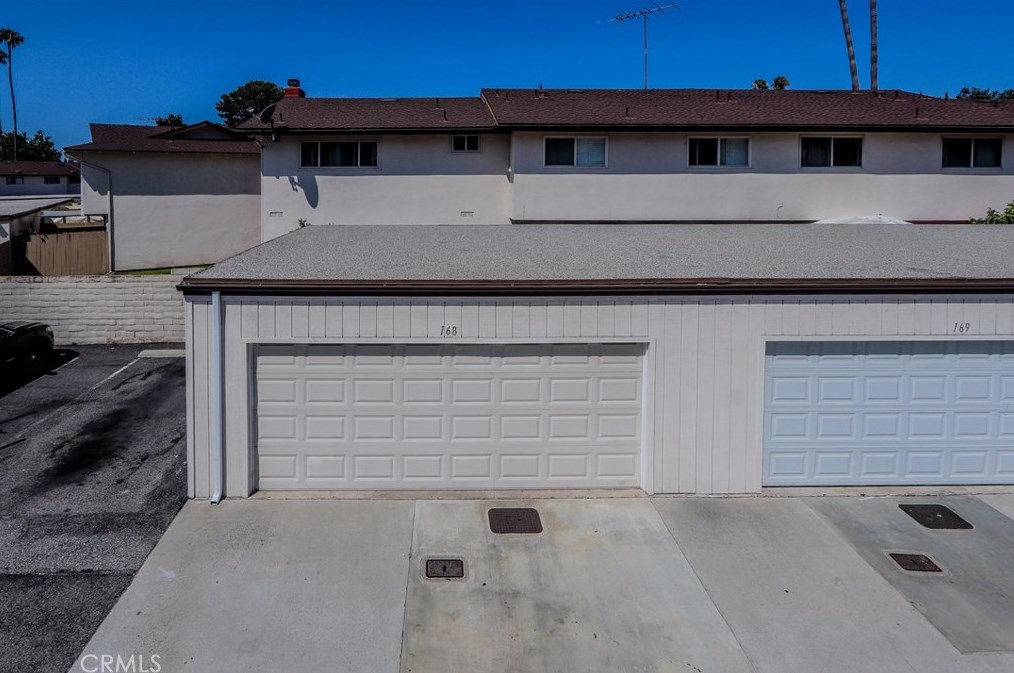 1722 Mitchell Ave, Tustin CA  92780-6321 exterior
