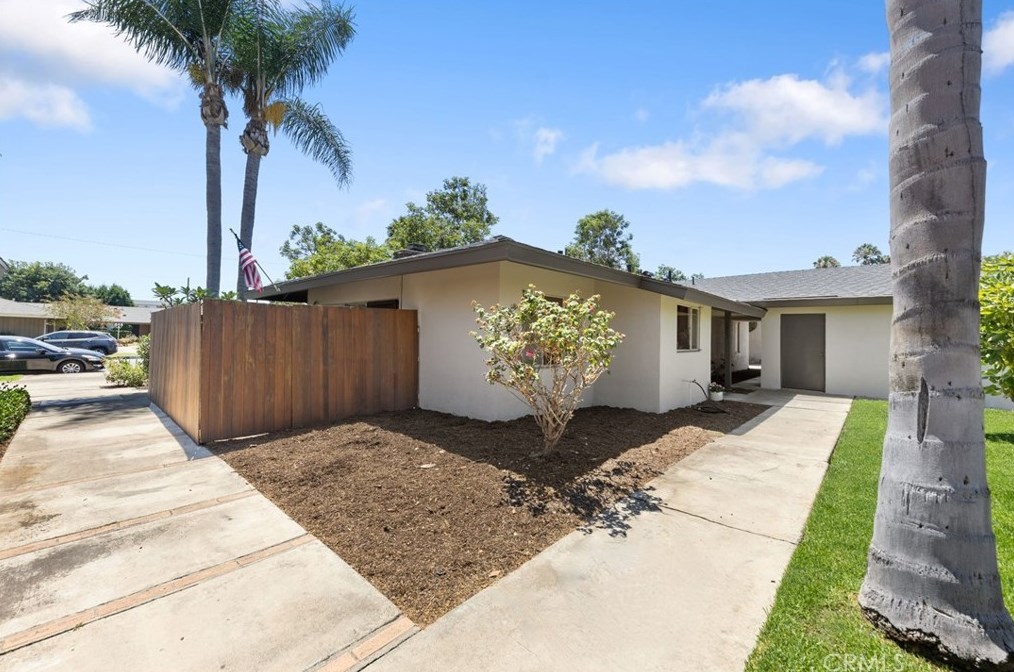 1901 19th St, Santa Ana CA  92705-7603 exterior