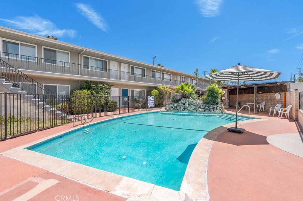 1620 Maple Ave, El Segundo CA  90245-3346 exterior