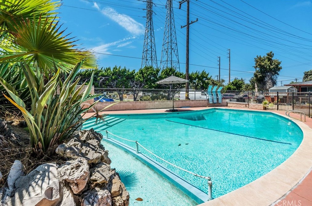 1620 Maple Ave, El Segundo CA  90245-3346 exterior