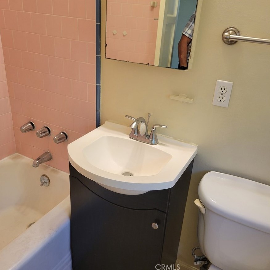 3009 3 St, Long Beach CA  90814-6608 exterior