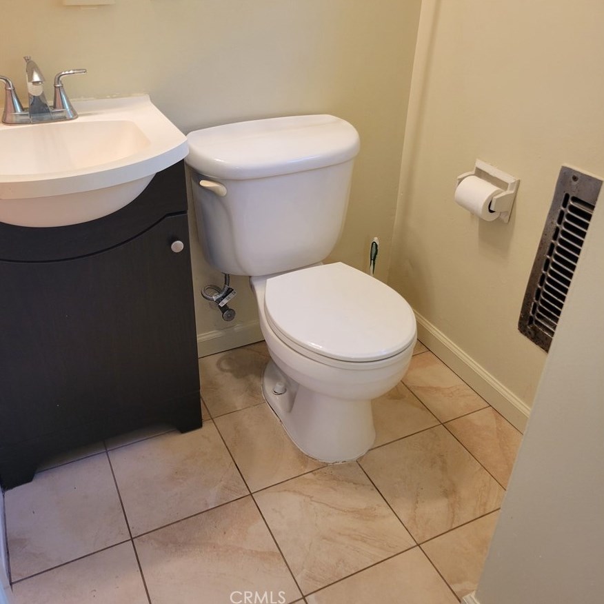 3009 3 St, Long Beach CA  90814-6608 exterior