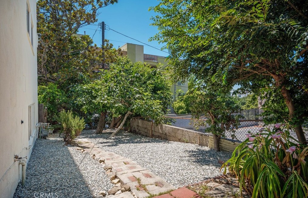 2211 2nd St, Los Angeles CA  90033-4007 exterior