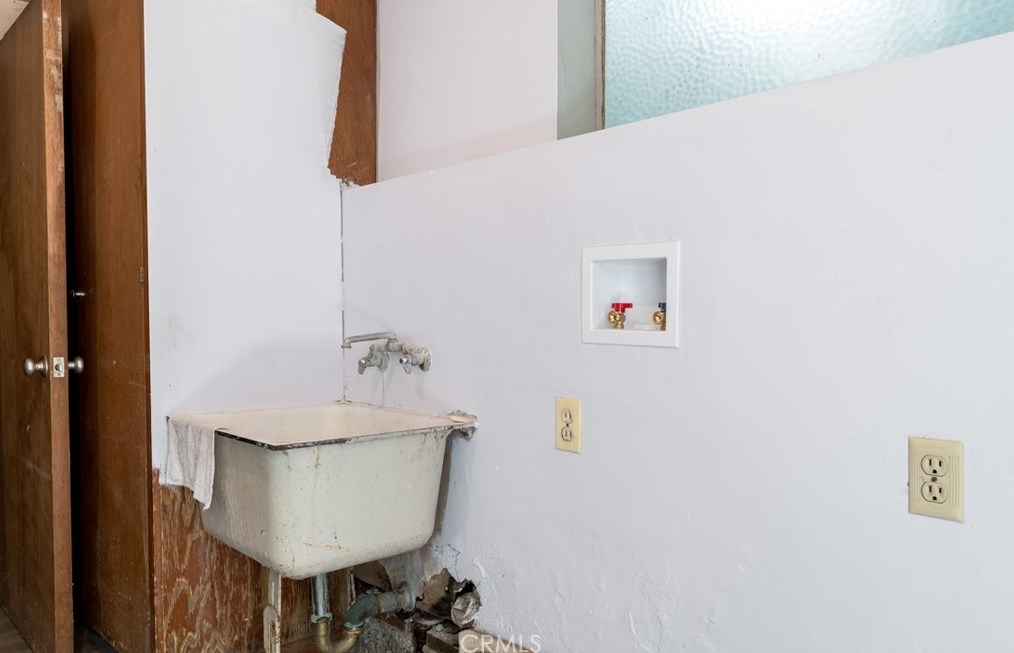 2211 2nd St, Los Angeles CA  90033-4007 exterior