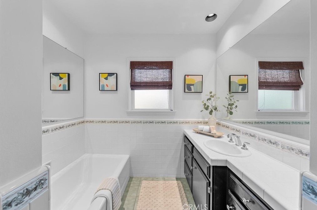 3929 Falcon Ave, Long Beach CA 90805-3648 exterior