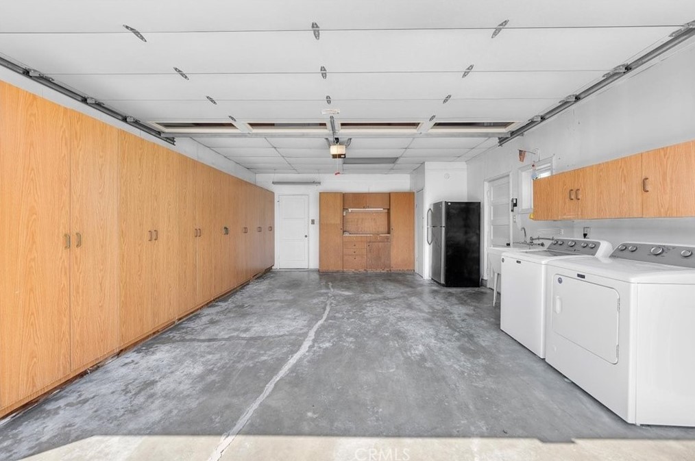 3929 Falcon Ave, Long Beach CA 90805-3648 exterior