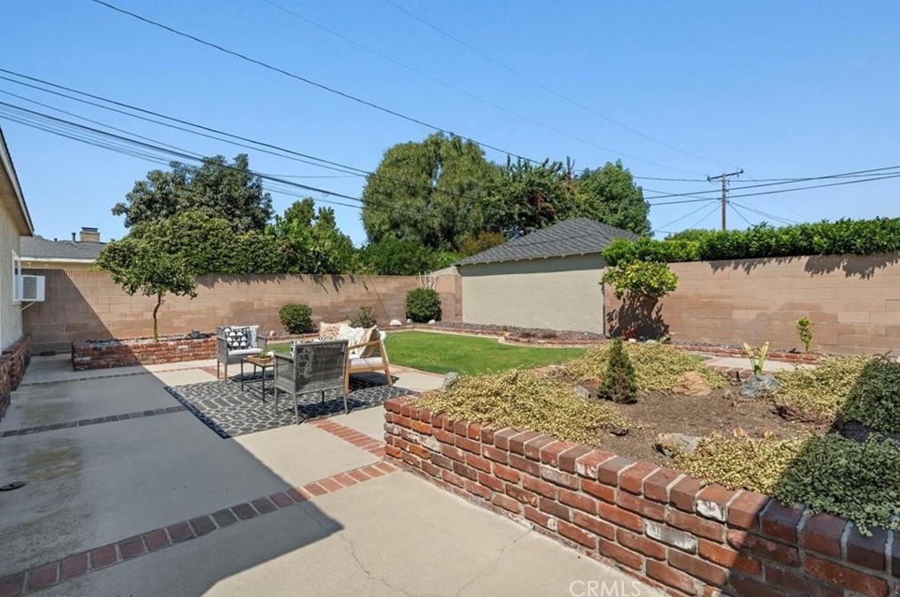 3929 Falcon Ave, Long Beach CA 90805-3648 exterior