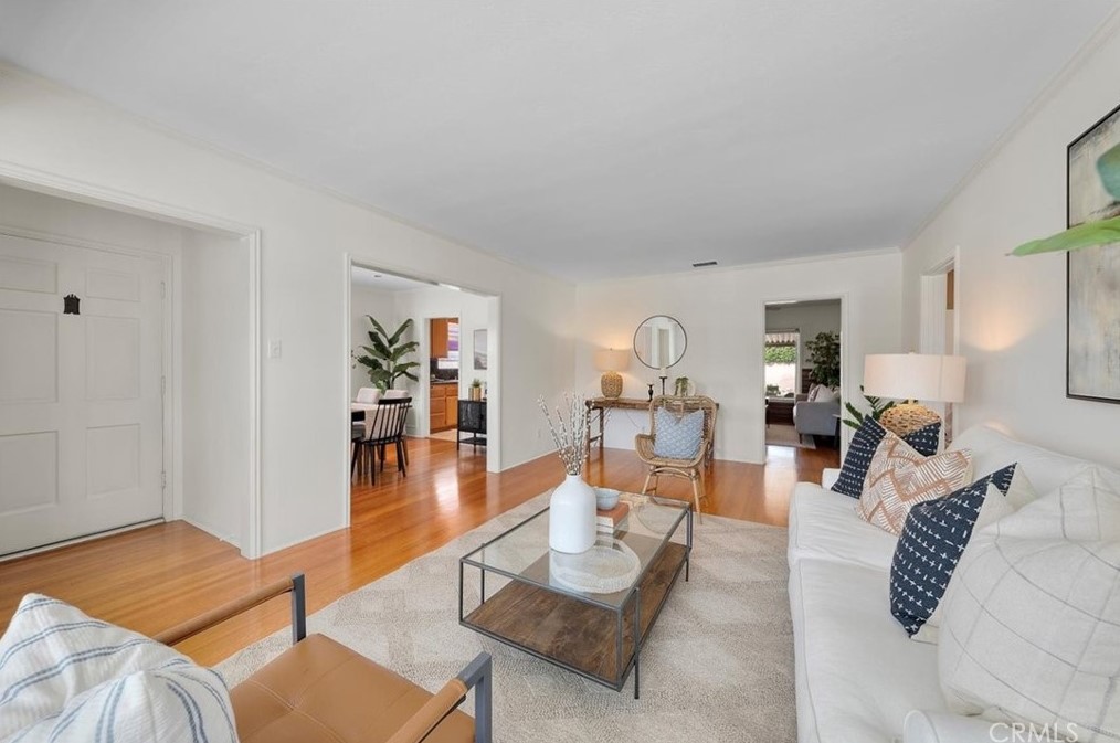 3929 Falcon Ave, Long Beach CA 90805-3648 exterior